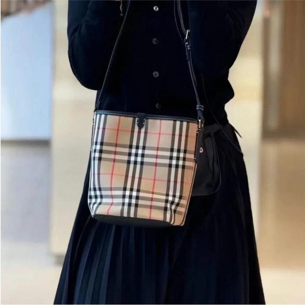 Burberry Checkered Tan and Black Shoulder Bag - Picture 6 of 8